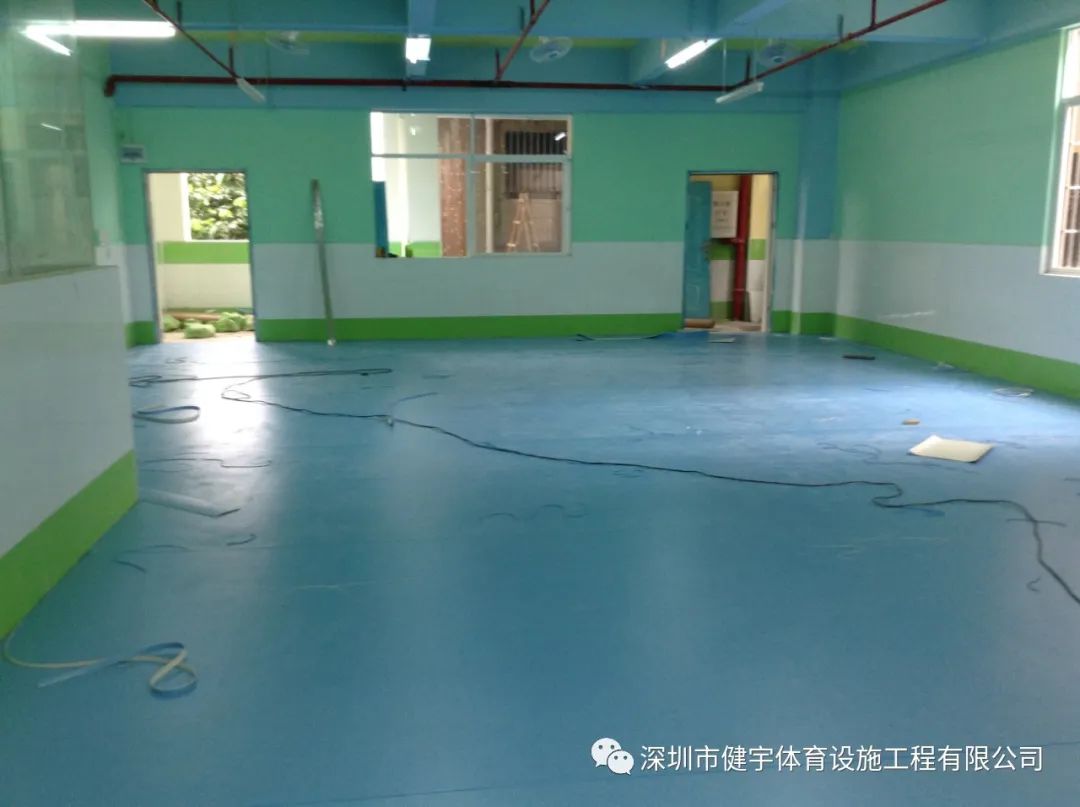室内PVC施工-课室地面施工-惠州市土湖幼儿园PVC地胶施工案例